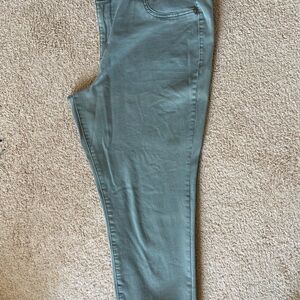 Maurices Jeans Women's 3/4 Green Light Wash Skinny Pants size 22
